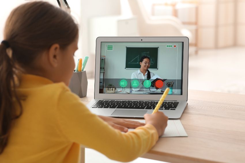 What Equipment is Essential for Effective Online Tutoring Sessions